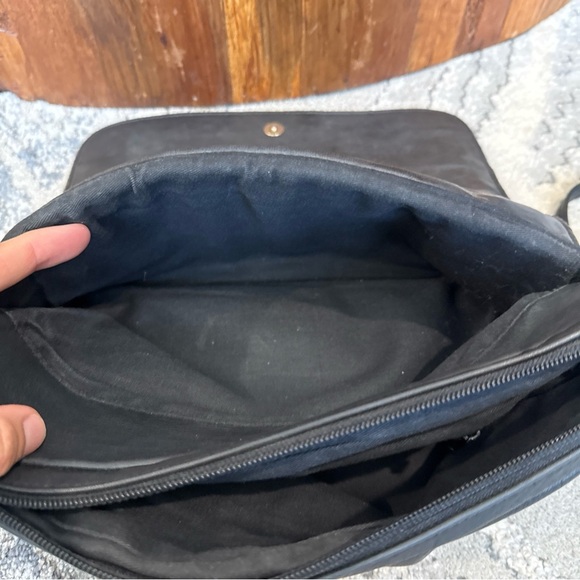 Tignanello Vintage Saddlebag Black Leather Handbag Crossbody Bag - Picture 13 of 13